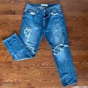 Gap Women’s Relaxed Boyfriend Jean. Size 28